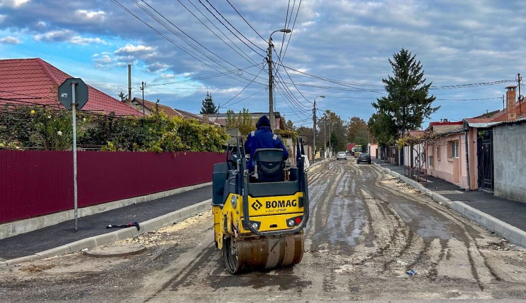 Primăria Constanţa: Tot mai multe străzi din cartierul Palas sunt reabilitate