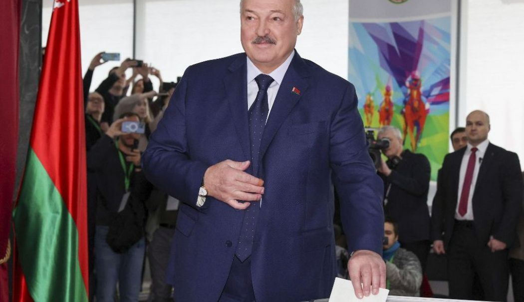 Aleksandr Lukaşenko a obţinut al şaptelea mandat de preşedinte al Belarusului - 1-1737966195.jpg