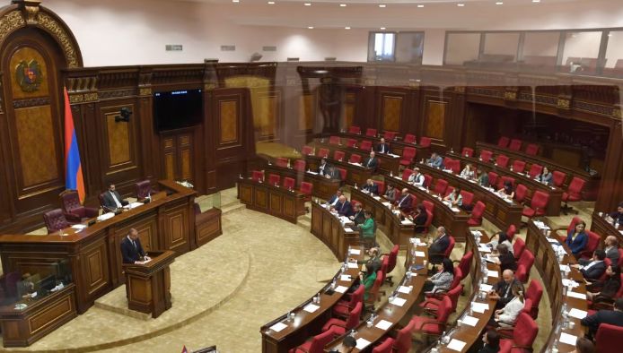 Parlamentul armean a aprobat legea privind începerea negocierilor cu UE - 1-1739438176.jpg