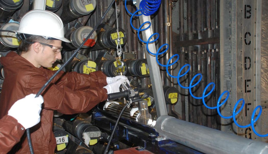 18 ani de la prima încărcare a reactorului Unităţii 2 de la Cernavodă cu combustibil nuclear - 1-1739967809.jpg