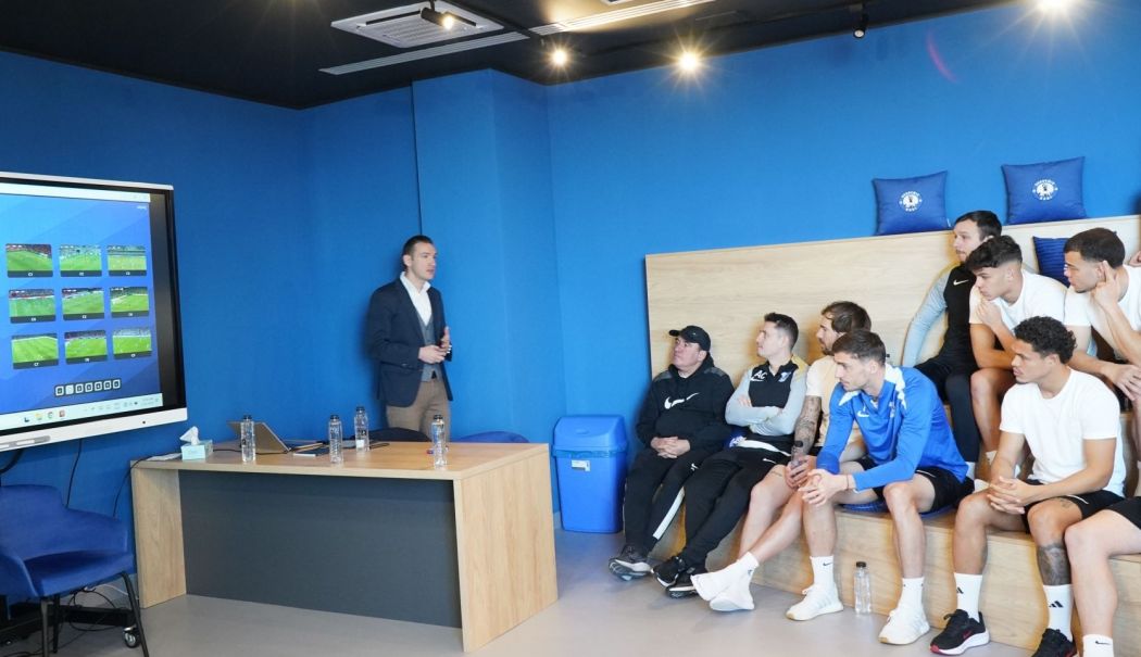 Curs de arbitraj susţinut de Claudiu Marcu la stadionul „Central” al Academiei Hagi - 1-1740299356.jpg