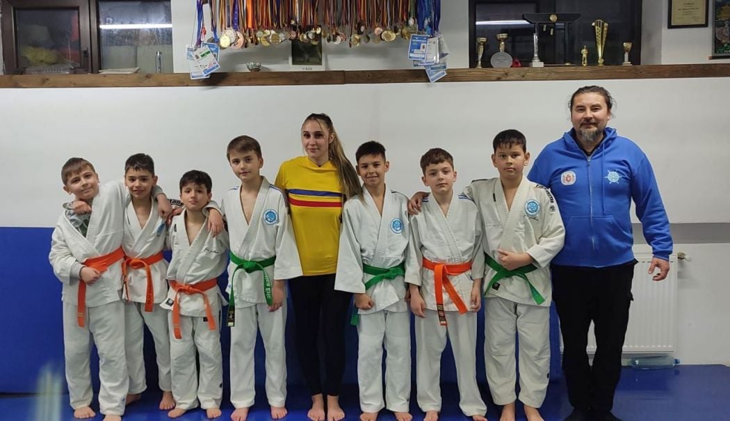 Judoka de la CS Marina şi-au încărcat „bateriile” la Vălenii de Munte pentru Campionatele Naţionale - 1-1741079506.jpg