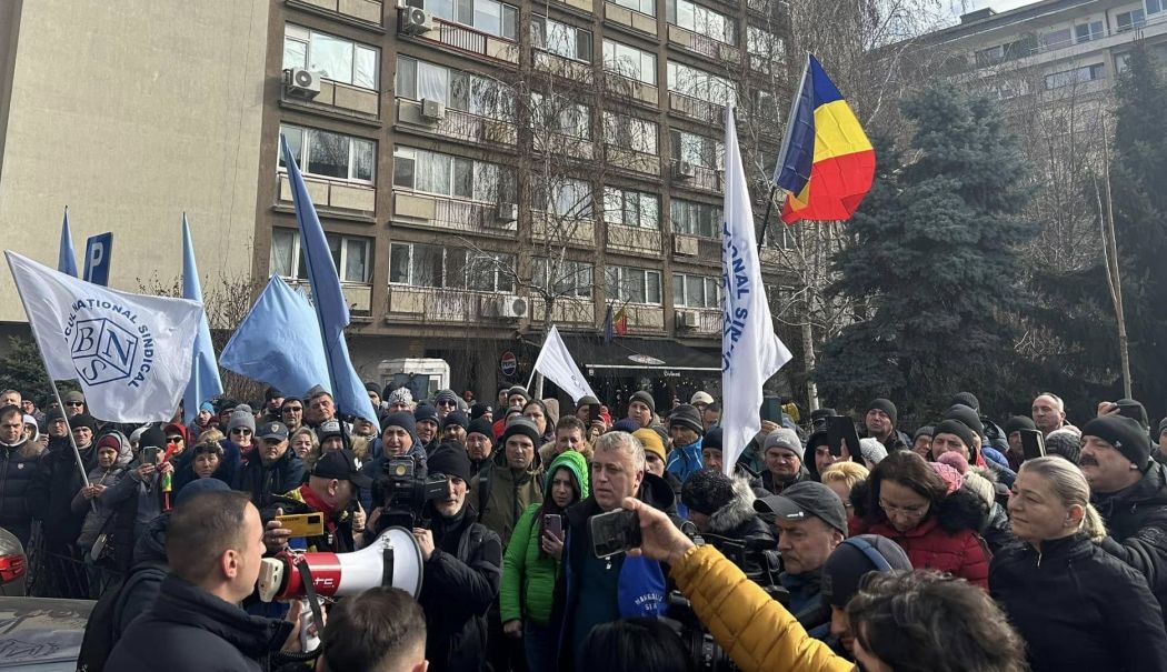 Muncitorii de la Şantierul Naval Damen Mangalia continuă protestele, pe 7 martie, la Bucureşti - 1-1741099031.jpg