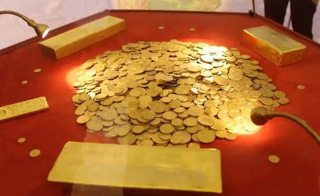 Expoziţia „Tezaurul de aur al BNR trimis la Moscova”, deschisă la sediul Agenţiei BNR din Piteşti - 1-1741775450.jpg