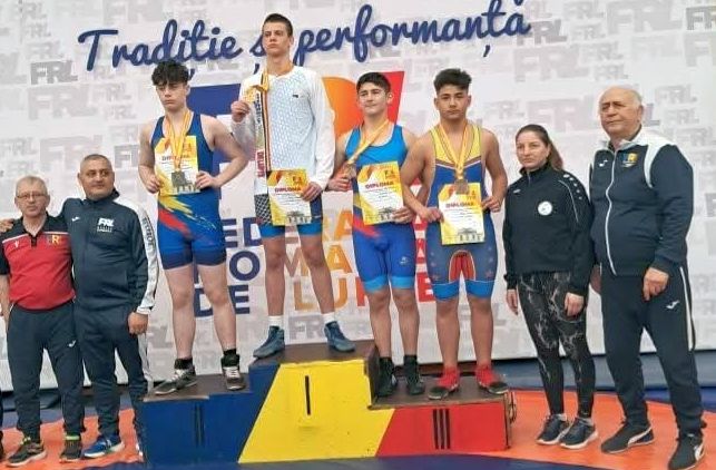 Luptătorii de la CS Farul Constanţa, pe podium la Campionatul Naţional - 1-1742552794.jpg