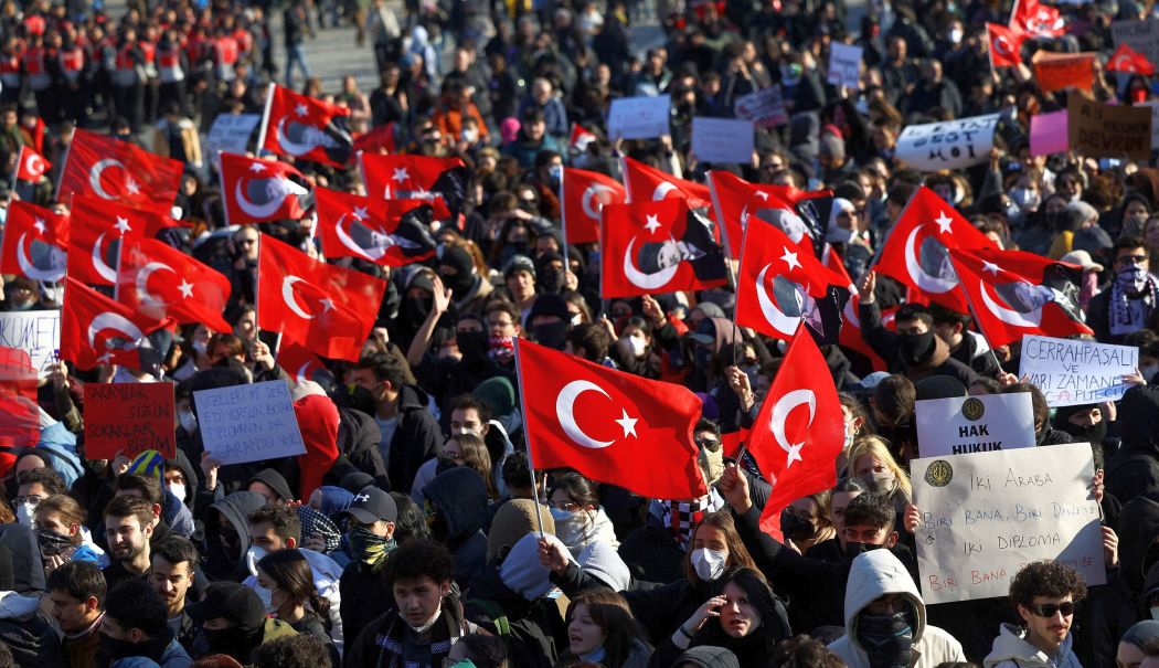 Preşedintele Erdogan: „Turcia nu va fi cedată terorii străzii” - 1-1742714891.jpg