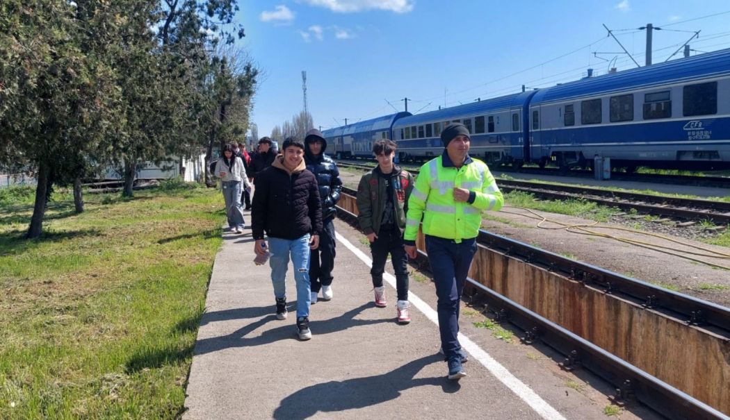 SRCF Constanţa: Trenurile - prietenoase cu natura şi mereu în siguranţă! - 1-1744114487.jpg