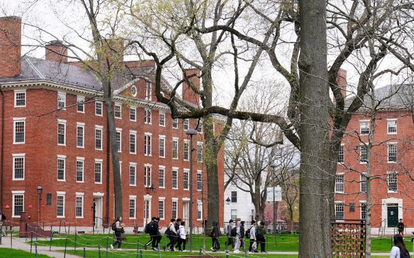 Administraţia Trump, dată în judecată de Universitatea Harvard după îngheţarea subvenţiilor - 1-1745307403.jpg