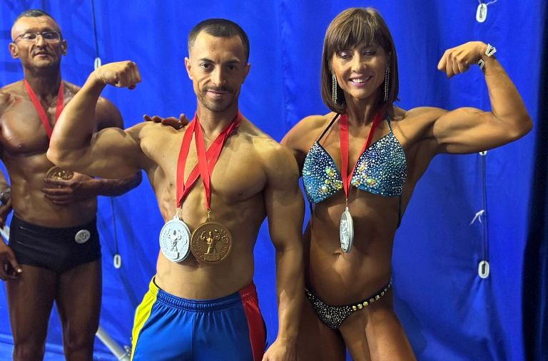 Sportivii de la CS Farul Constanţa, pe podium la Campionatul Balcanic de culturism şi fitness - 1-1745931809.jpg