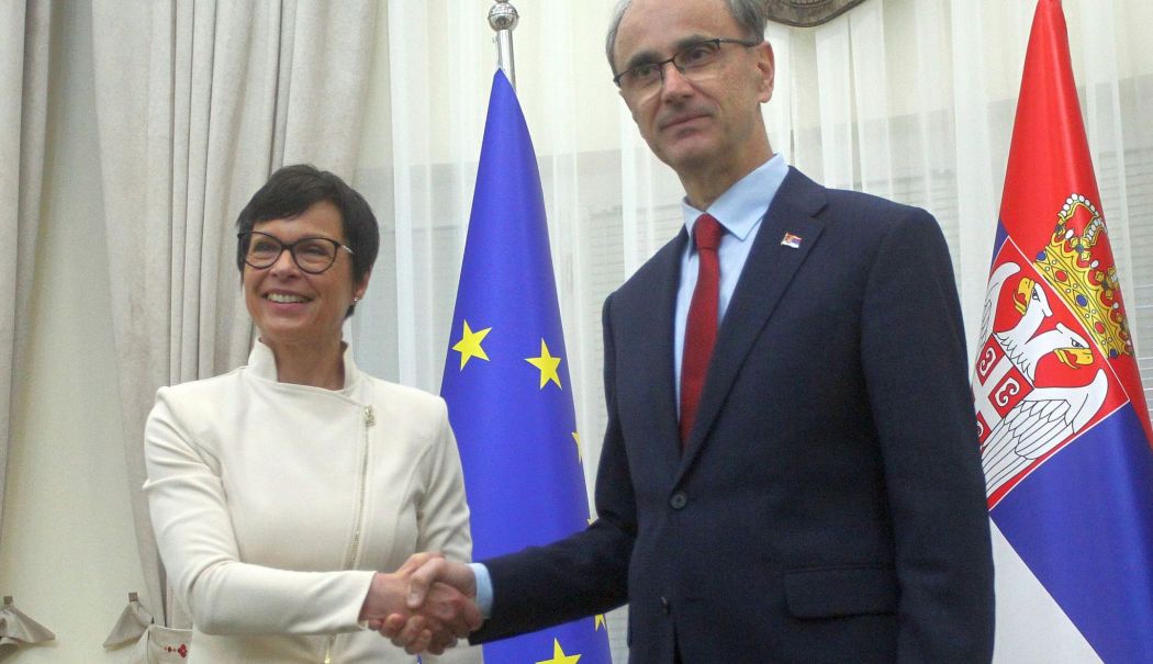 Comisarul european pentru extindere îi cere Serbiei să accelereze reforma justiţiei - 1-1745998134.jpg