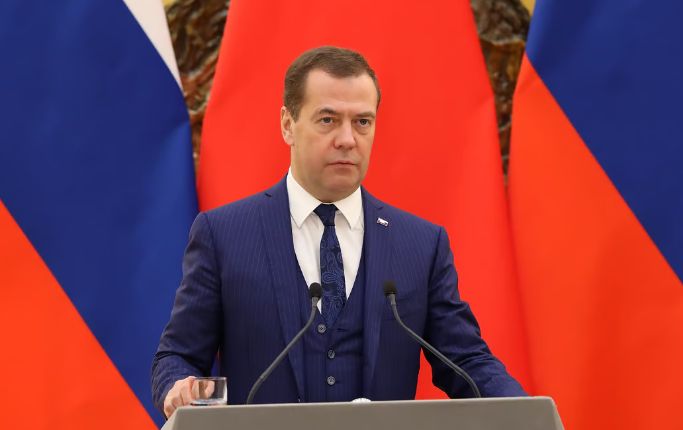 Dmitri Medvedev: „Nimeni nu poate garanta siguranţa Kievului dacă Ucraina atacă Moscova pe 9 mai” - 1-1746345952.jpg