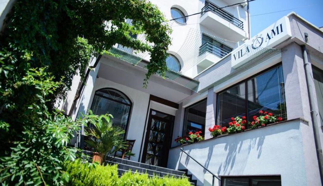 Hotelul Ami din Constanţa, scos la vânzare pentru 1,5 milioane de euro - 1-1746432688.jpg