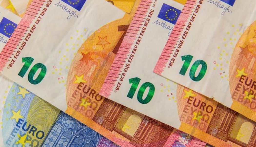 Moneda naţională se apreciază după trei zile de cotaţii record. Cursul coboară la 5,1165 lei/euro - 1-1746787469.jpg