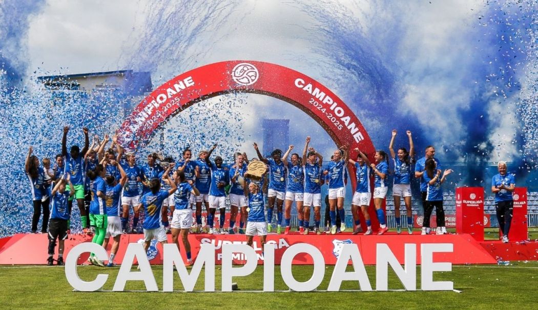 Echipa feminină a Farului a primit trofeul şi medaliile de campioană a României - 1-1748166283.jpg