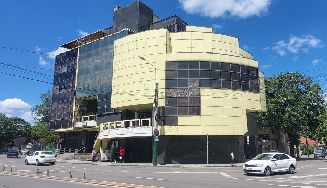 Firme constănţene, executate silit de Fisc. Hale, maşini şi utilaje tipografice sunt scoase la vânzare - 1-1748776953.jpg