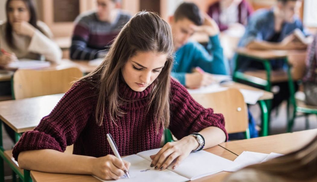 Bacalaureat 2025 / Marţi, încep probele scrise. Ce condiţii trebuie îndeplinite pentru promovarea examenului