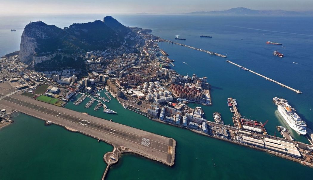 UE şi Regatul Unit au semnat un acord post-Brexit de liberă circulaţie între Spania şi Gibraltar - 1-1749724697.jpg