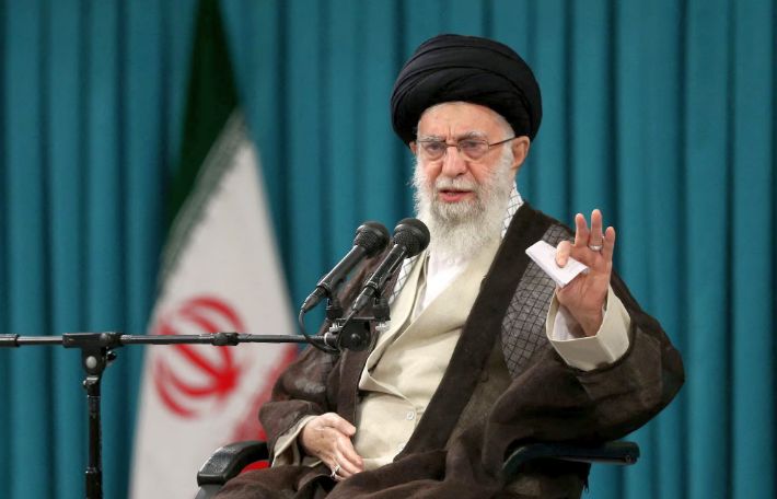 Ayatollahul Ali Khamenei promite că nu va avea milă pentru Israel - 1-1750231866.jpg