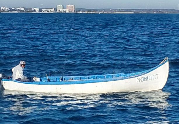 „Casă” pentru pescari în portul Midia. La Constanţa, suferinţă şi frustrare! - 1-1750250920.jpg