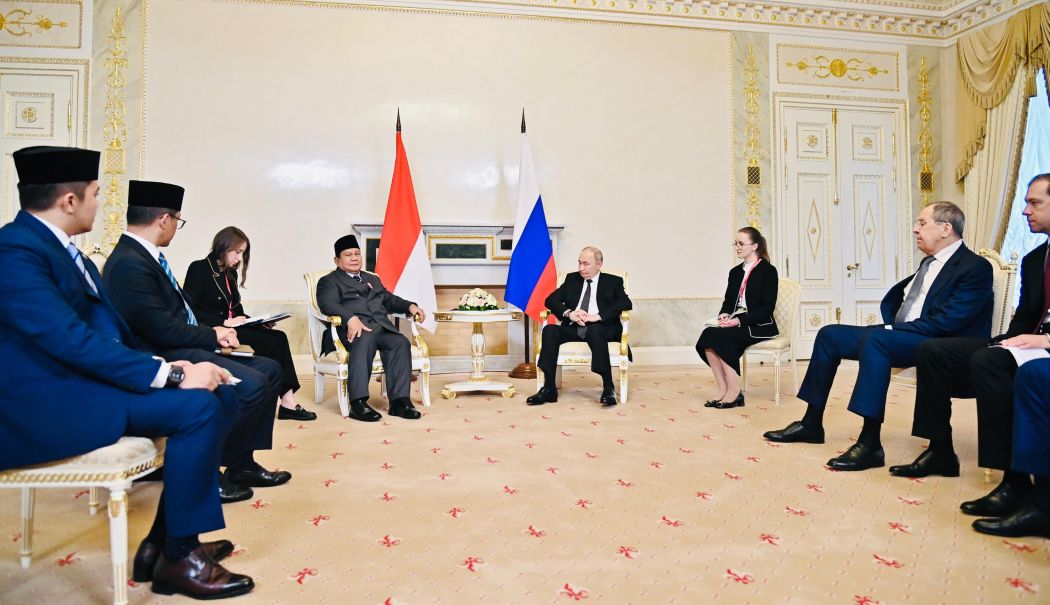 Vladimir Putin, încrezător că Indonezia va aduce o contribuţie semnificativă la dezvoltarea BRICS - 1-1750402995.jpg