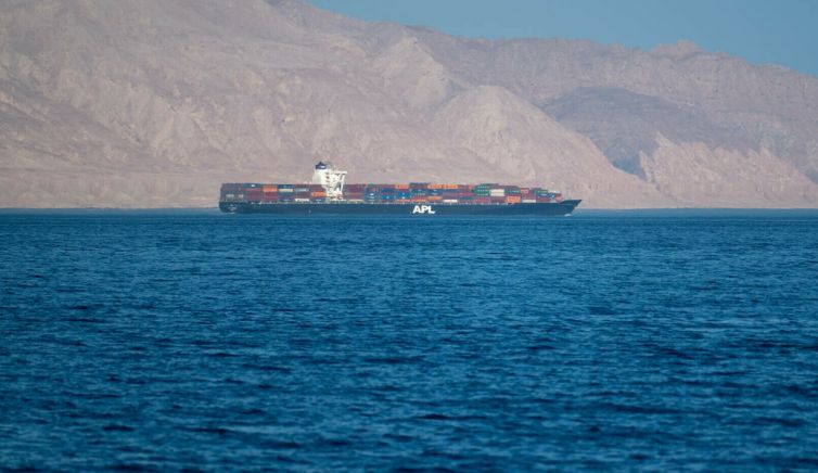 Parlamentul iranian a aprobat închiderea strâmtorii Ormuz - 1-1750664678.jpg