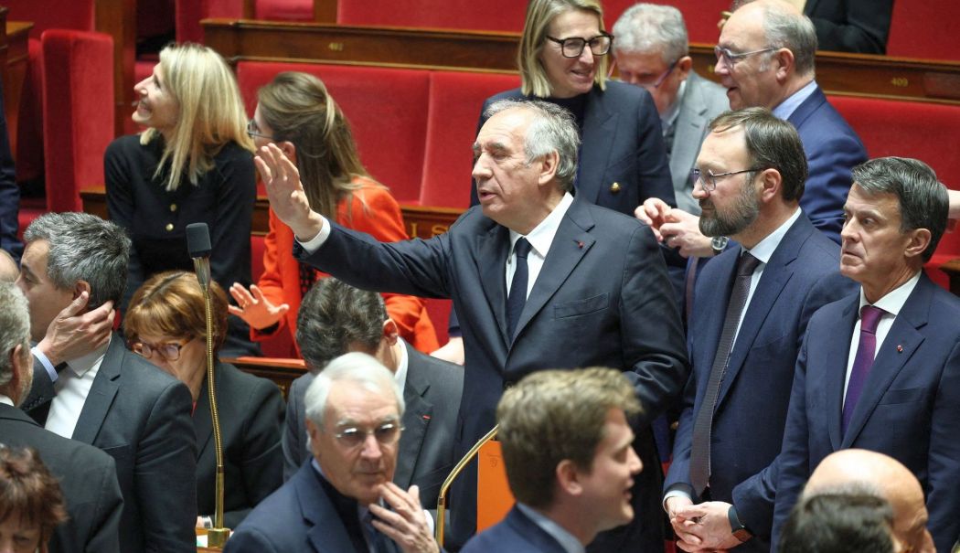 Criză politică în Franţa. Socialiştii depun moţiune de cenzură contra guvernului - 1-1750841127.jpg
