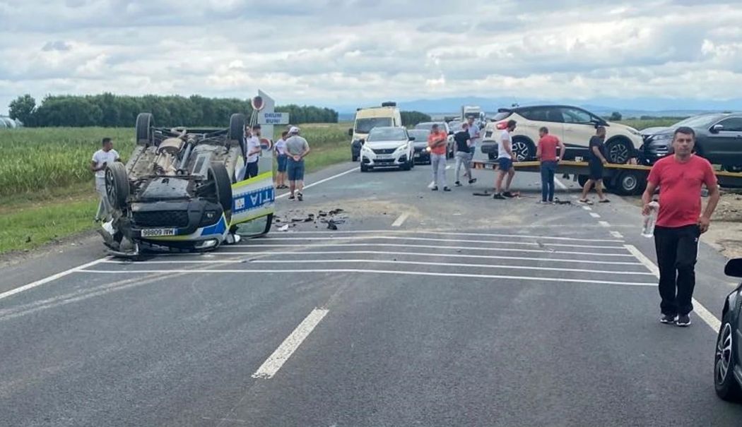 Impact devastator între trei autoturisme, printre care și o autospecială de poliție - 1-1753707005.jpg