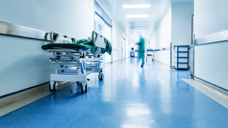 A intrat la UPU şi a semănat teroare. Bărbat care ameninţa cu cuţitul într-un spital, împuşcat mortal