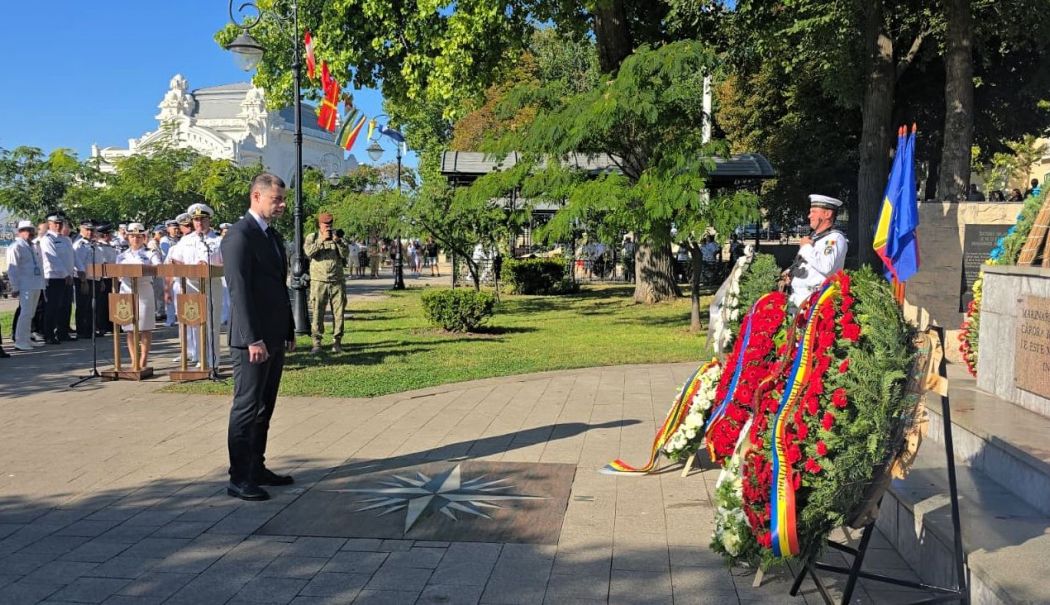 Eroii marinari, omagiaţi în cadrul unei ceremonii militare şi religioase