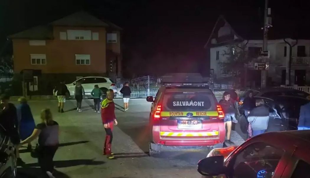 11 persoane, printre care nouă copii, salvate din munți după ce s-au rătăcit în condiții extreme