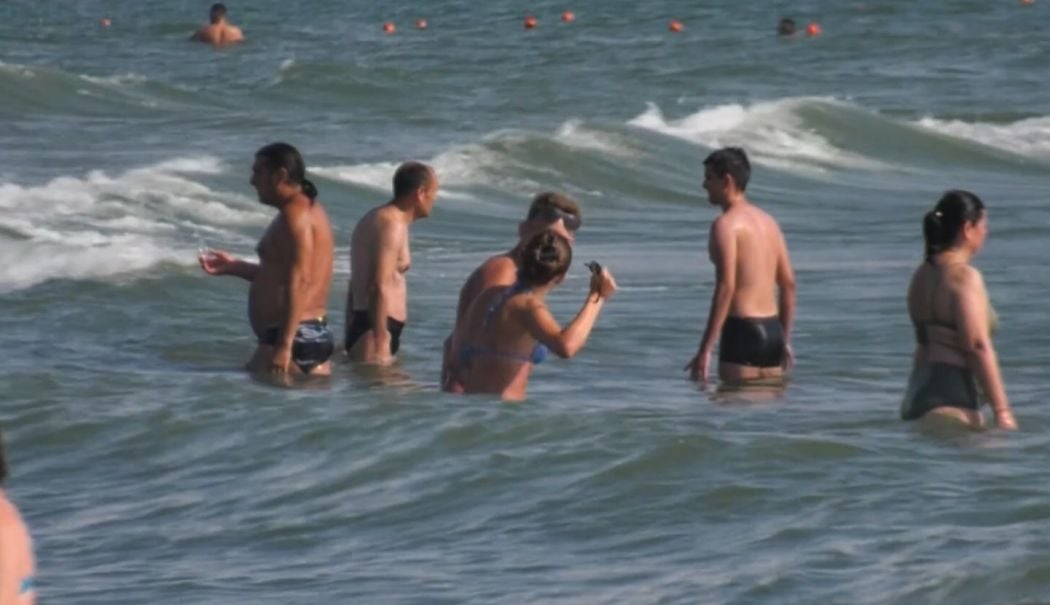 Consultații gratuite pentru prevenirea cancerului de piele, pe plaja din Mamaia - 1-1755867919.jpg