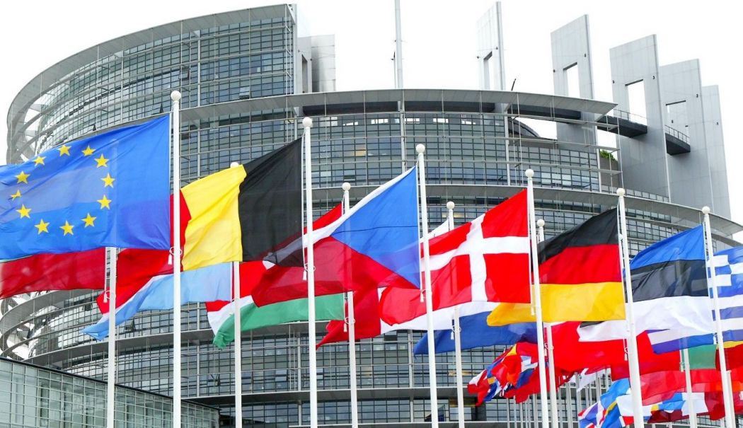 Parlamentul European va propune amendamente pentru a echilibra acordul comercial dintre UE şi SUA - 1-1756969529.jpg