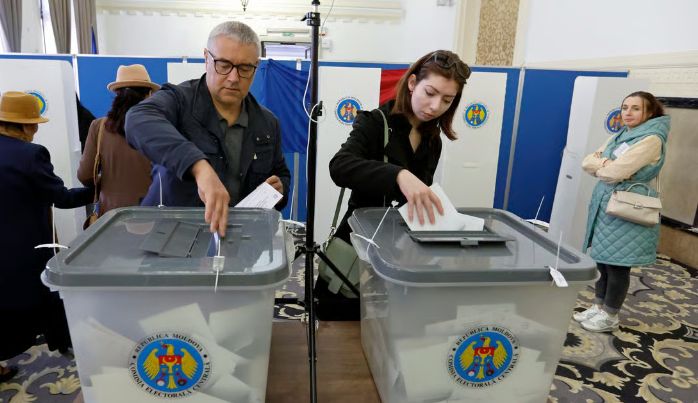 Senatori americani cer Meta şi Google să blocheze propaganda rusă înainte de alegerile din Republica Moldova