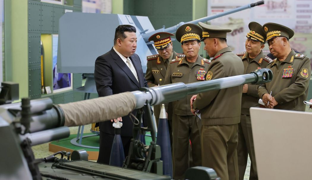 Coreea de Nord va combina armele nucleare şi convenţionale în noua sa politică militară - 1-1757835954.jpg