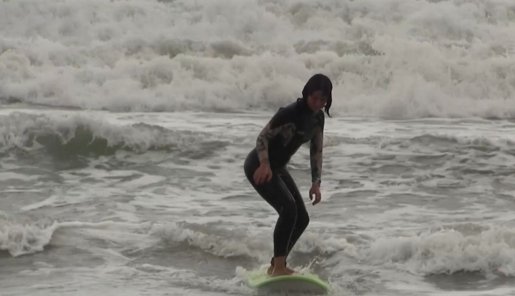 Constanța, pe val! Concurs de surf în stațiunea Mamaia - 1-1757942417.jpg