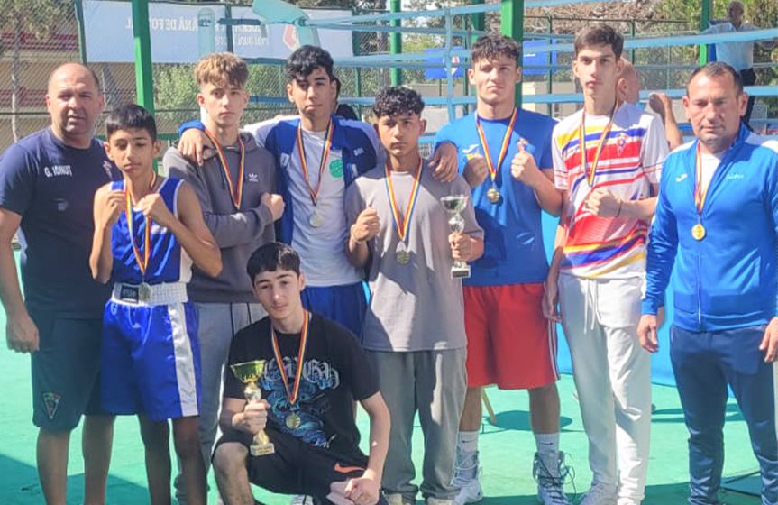 Pugiliştii Farului, evoluţii curajoase în ring, la Cupa „Marea Neagră” - 1-1758178147.jpg