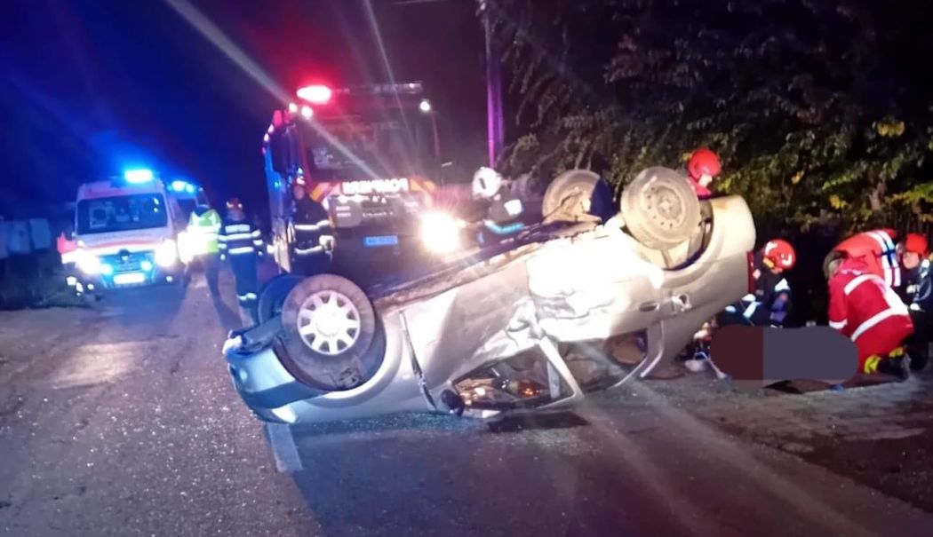 Un tânăr de 21 de ani a murit și două adolescente de 15 ani au fost rănite într-un accident devastator - 1-1759653963.jpg