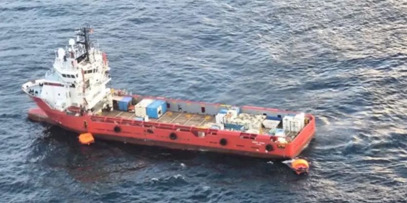 Navă scufundată în Marea Neagră! Toţi cei 10 membri ai echipajului au fost salvaţi - 1-1760351315.jpg