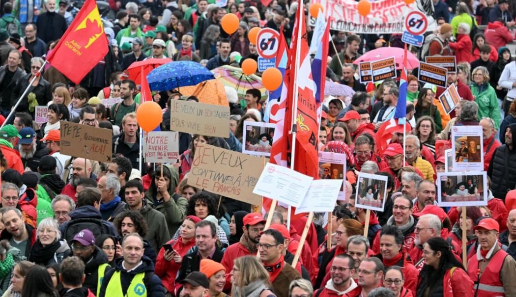 Manifestaţie de amploare la Bruxelles împotriva tăierilor bugetare pregătite de guvernul belgian - 1-1760449485.jpg