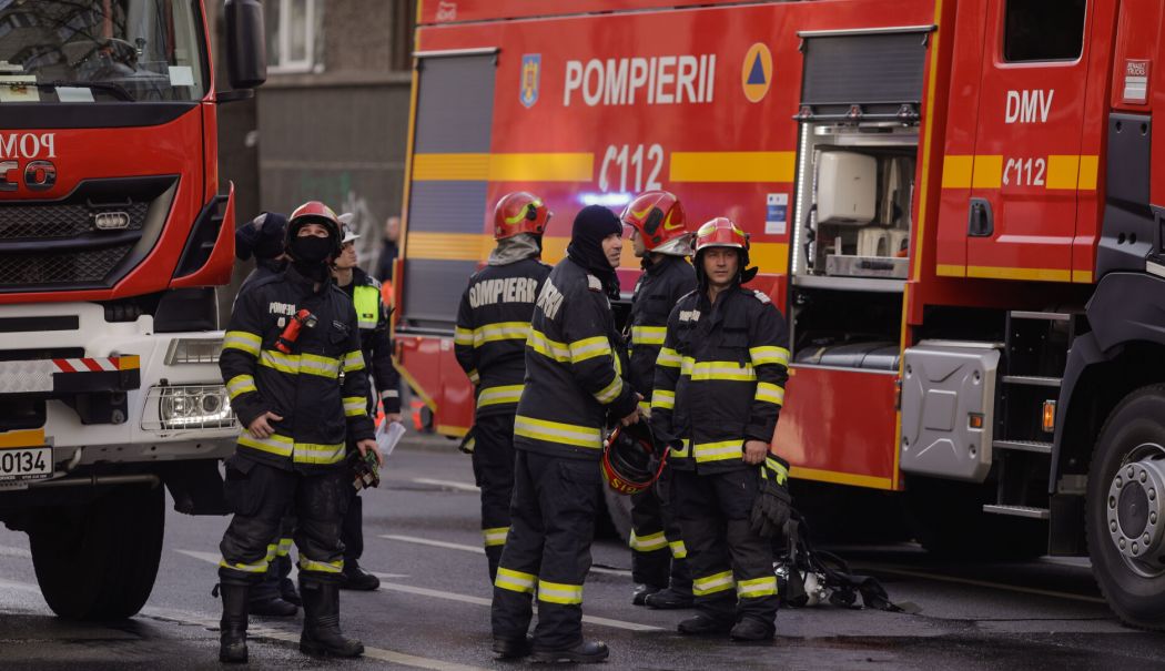 Explozie într-un bloc, în apartamentul unui bărbat de 77 de ani. Locatarii s-au autoevacuat - 1-1760856443.jpg