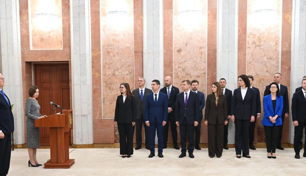 UE, pace, dezvoltare! Noul guvern al Republicii Moldova a depus jurământul - 1-1762072212.jpg