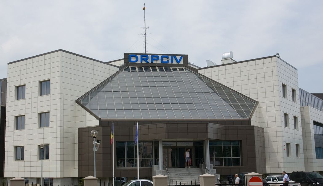 Bătaie crâncenă în sediul Serviciului de Înmatriculări și Permise. Tinerii aveau un întreg arsenal - 1-1763561443.jpg