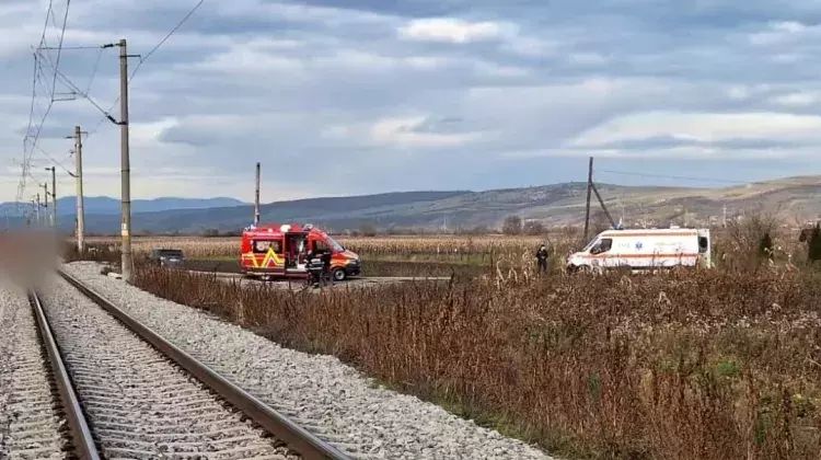 Doi muncitori au fost loviți de o șină de cale ferată în timpul unor lucrări - 1-1763651597.jpg