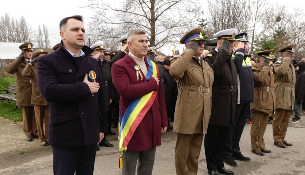 Omagiu eroilor și bucuria comunității, la Murfatlar, de Ziua Națională a României - 1-1764603876.jpg