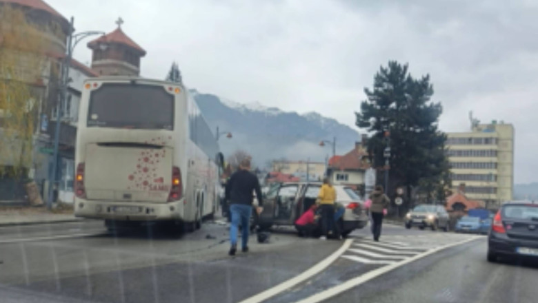 Un autocar cu peste 70 de persoane la bord, implicat într-un accident pe DN1, la Sinaia - 1-1765120336.jpg
