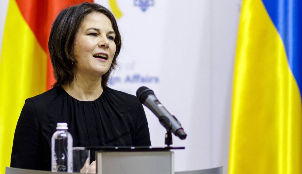 Annalena Baerbock: „Ucraina nu trebuie să cedeze teritorii pentru un acord de pace“ - 1-1765183291.jpg