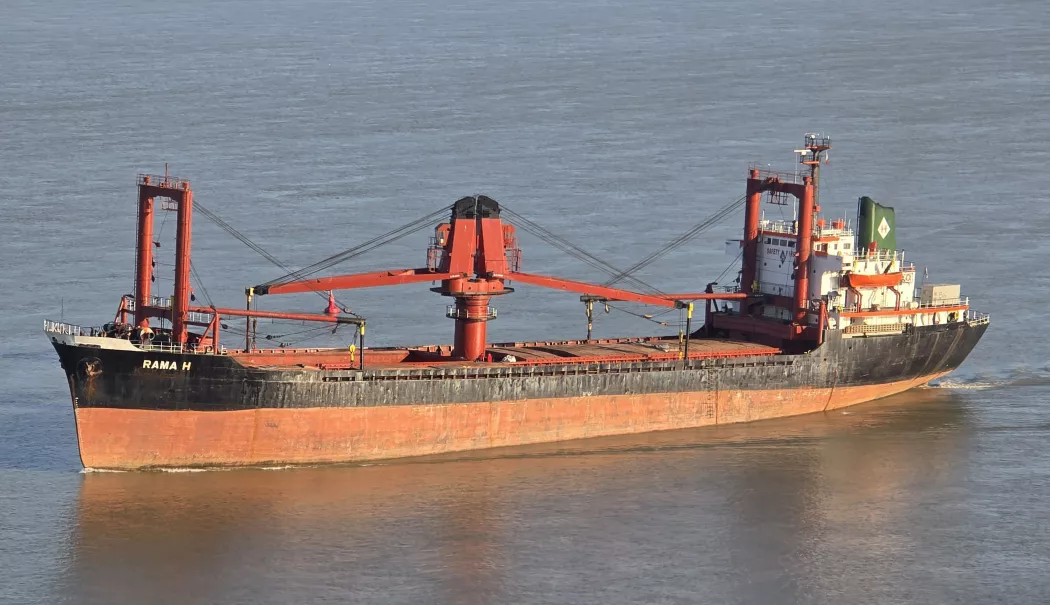 Incident naval pe Dunăre! Cargoul RAMA H a lovit un vapor aflat la ancoră - 1-1765532954.webp