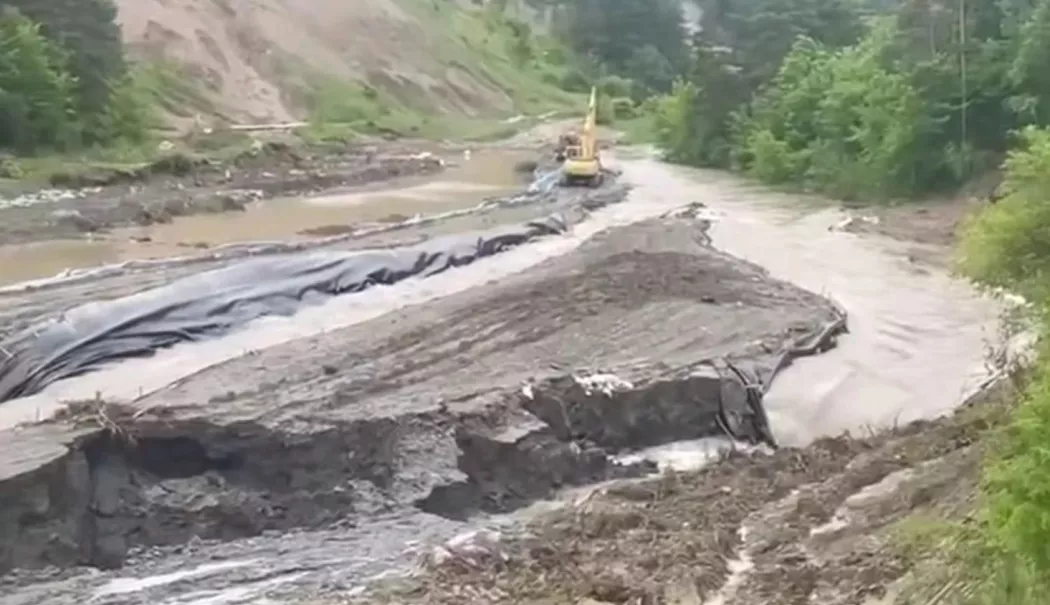 Zeci de mii de oameni au din nou apă potabilă, la șase luni după catastrofa de la Praid - 1-1765817887.webp