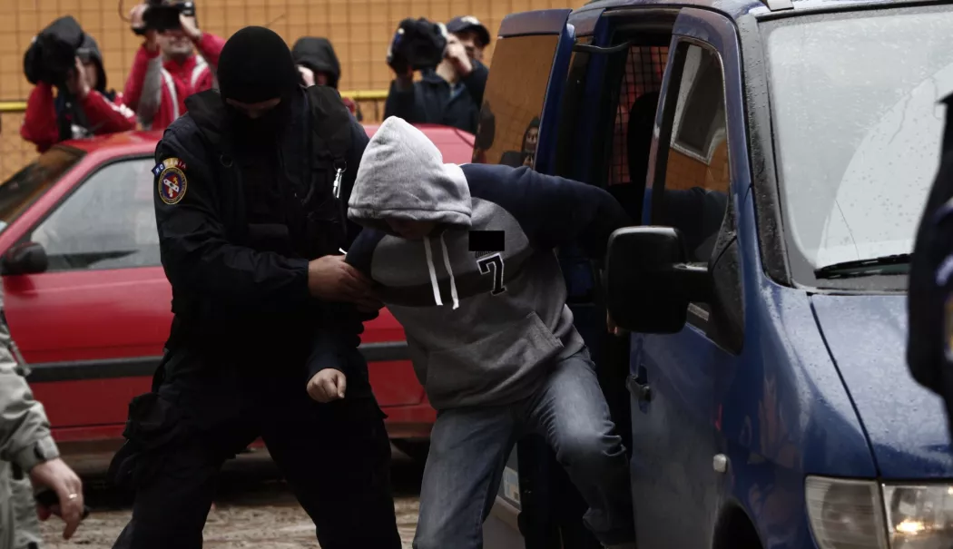 Trei bărbați au fost arestați preventiv după ce ar fi violat o tânără de 20 de ani - 1-1768118436.webp