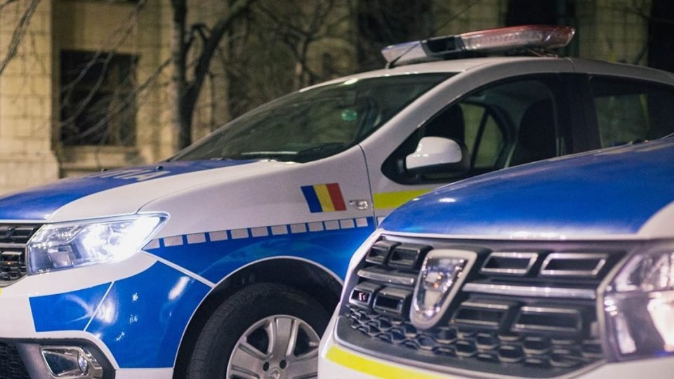 Jaf într-o scară de bloc. O femeie de 68 de ani a rămas fără bijuterii - 1-1768748647.webp